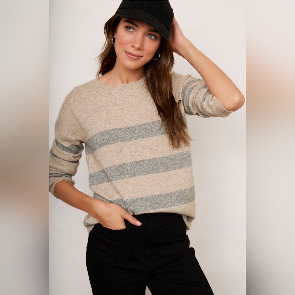 WYSE London Flo Star Patch Jumper - Taupe/Grey‎